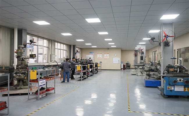 Hunan Meicheng Ceramic Technology Co., Ltd. lini produksi pabrik
